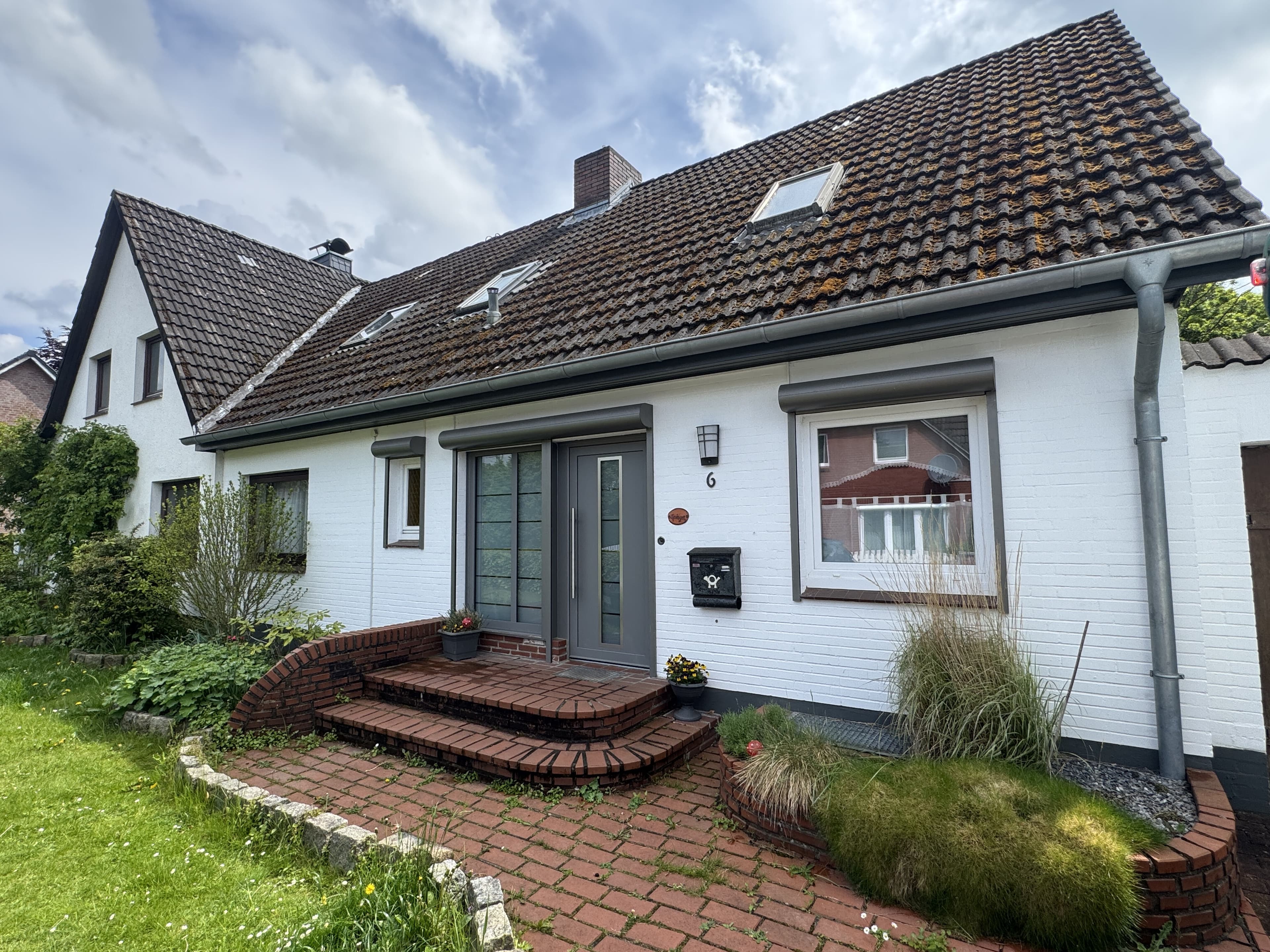 Großzügiges Familienglück: DHH in Norderstedt – auch mit 2. Hälfte als Generationenhaus zu erhalten